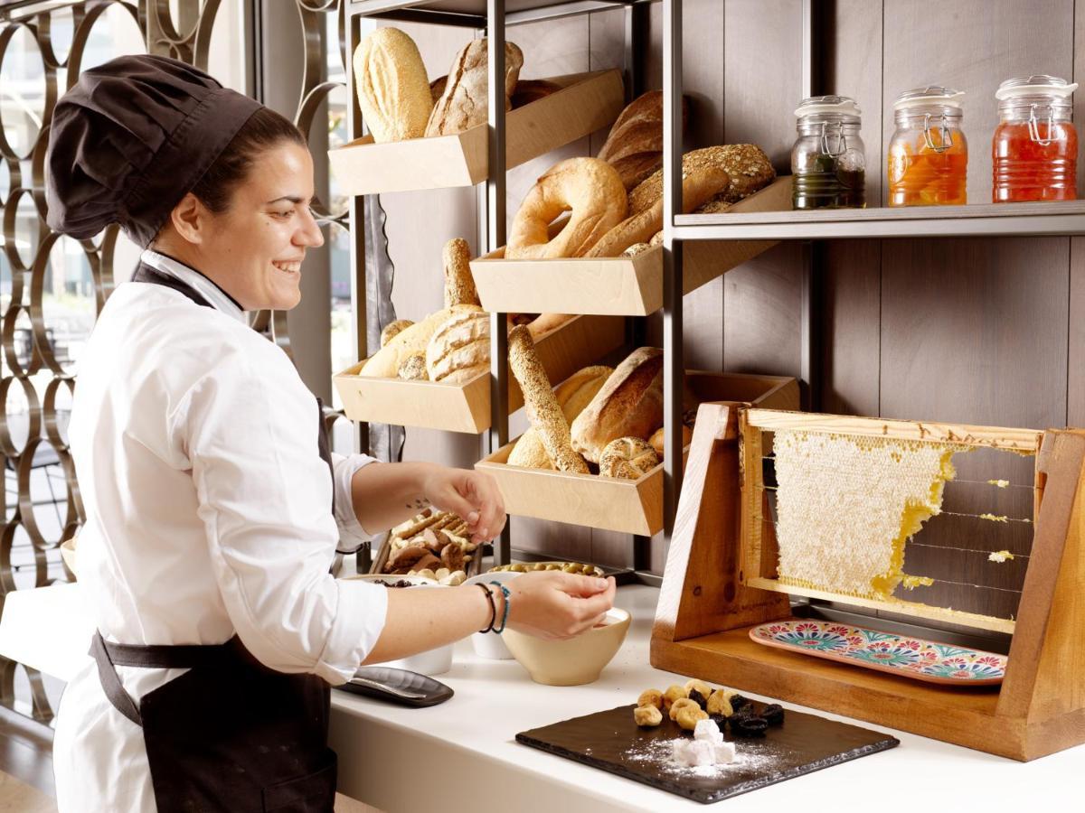 Nautilux Rethymno By Mage Hotels Экстерьер фото A pastry chef at work